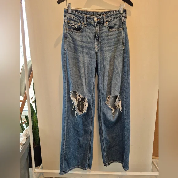 American Eagle Wide Leg Baggy Distressed Jeans Size 4 - Picture 1 of 7